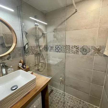 Apartment Appt 27m2 - Parking - Wifi - Clim - Piscine